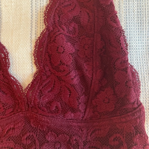 Urban Outfitters Lace Bralette - Picture 2 of 8